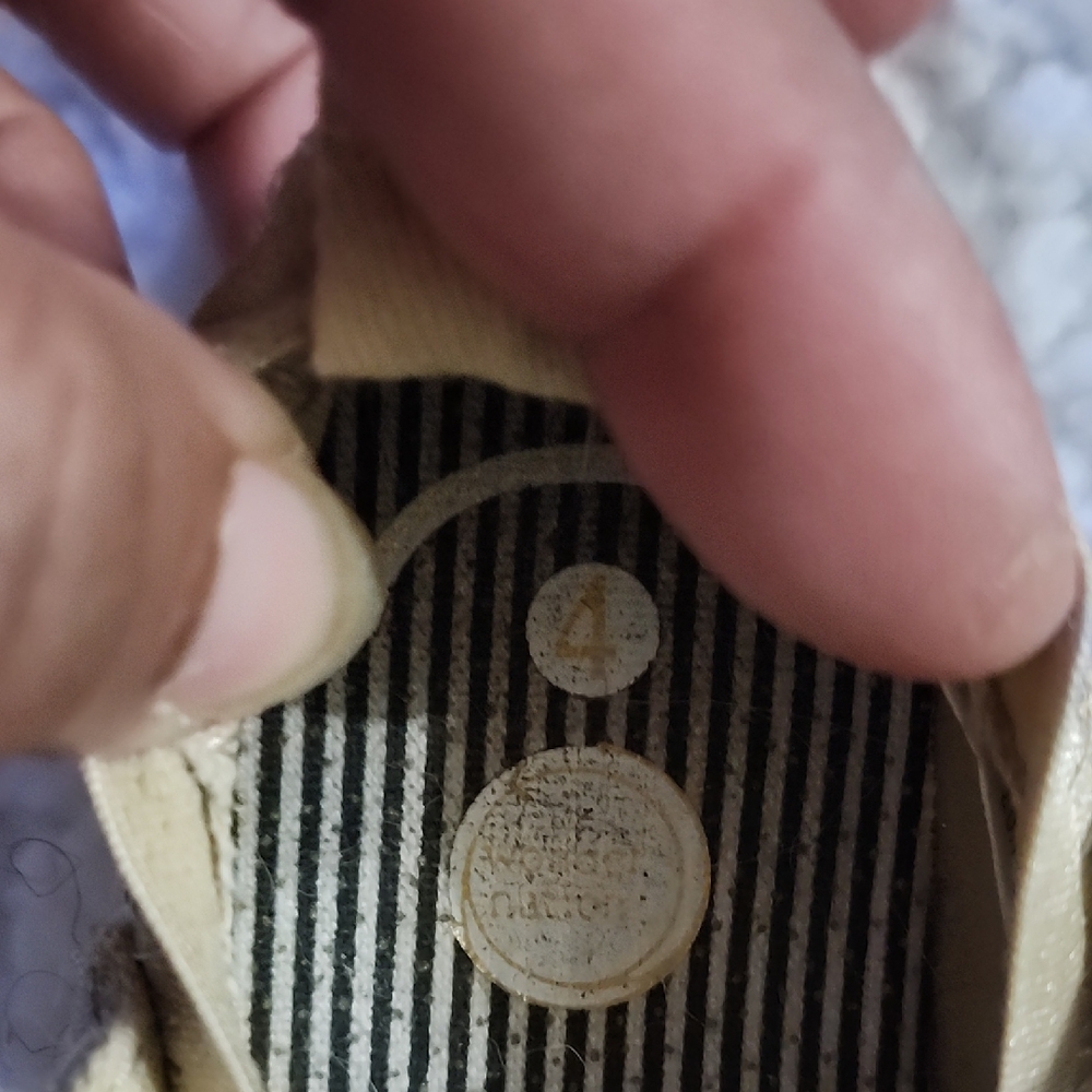 Wonder Nation Gold Sparkle Dress Shoes with Floral Detail - Picture 2 of 5